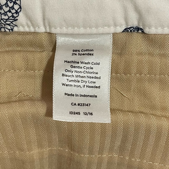 Women’s Talbots white w/ pineapple print perfect crop curvy casual pants 6 - Picture 5 of 5